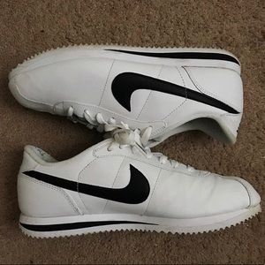Nike Cortez black and white vintage